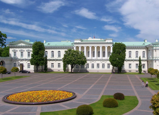 litvanya cumhurbaskanligi sarayi-222.jpg